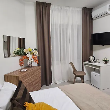 Erminia Πανσιόν 4*
